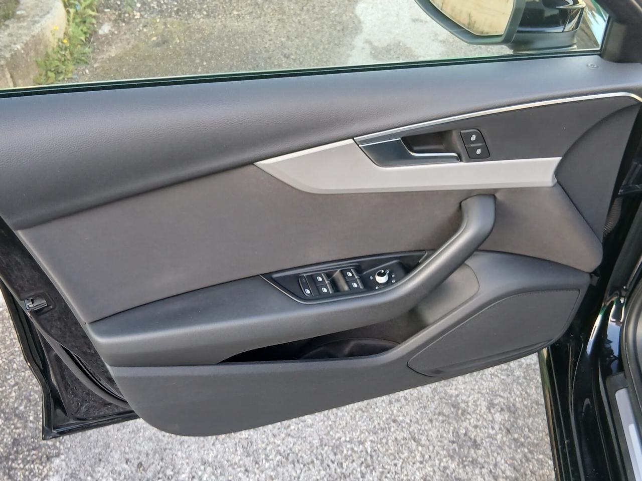 Audi A4 30 TDI/136 CV S tronic Business Advanced