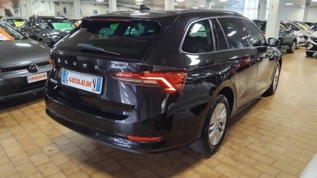 SKODA Octavia 2.0 TDI EVO SCR DSG Wagon Executive