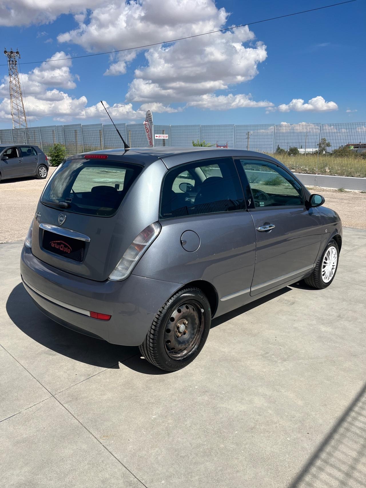 Lancia Ypsilon 1.2 Oro Giallo