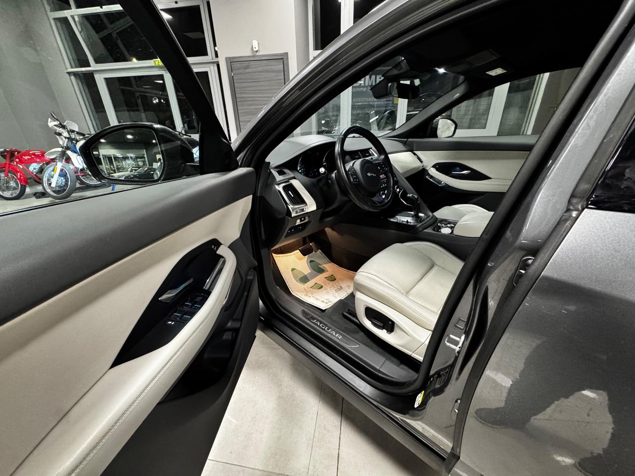 JAGUAR E-PACE 4WD R-DYNAMIC SPORT