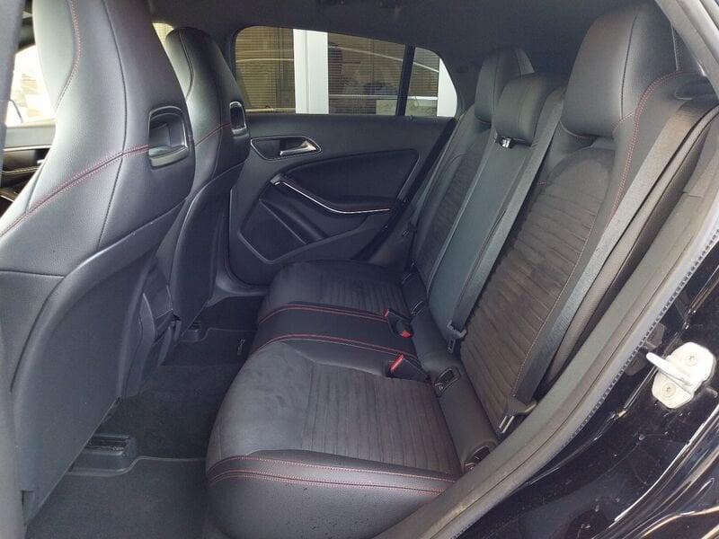 Mercedes-Benz CLA CLA 180 Premium