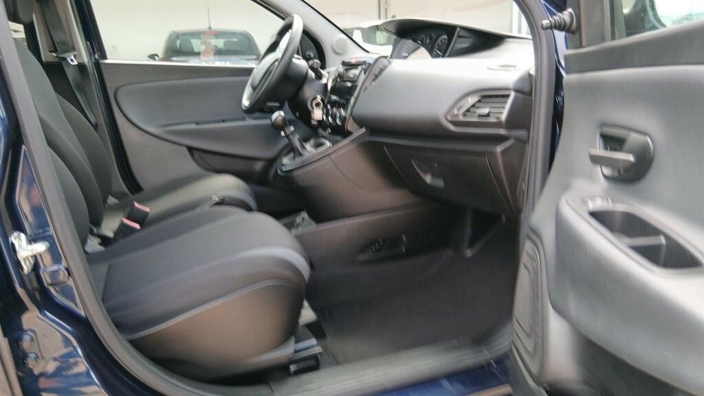Lancia Ypsilon 5 Porte 1.2 Silver