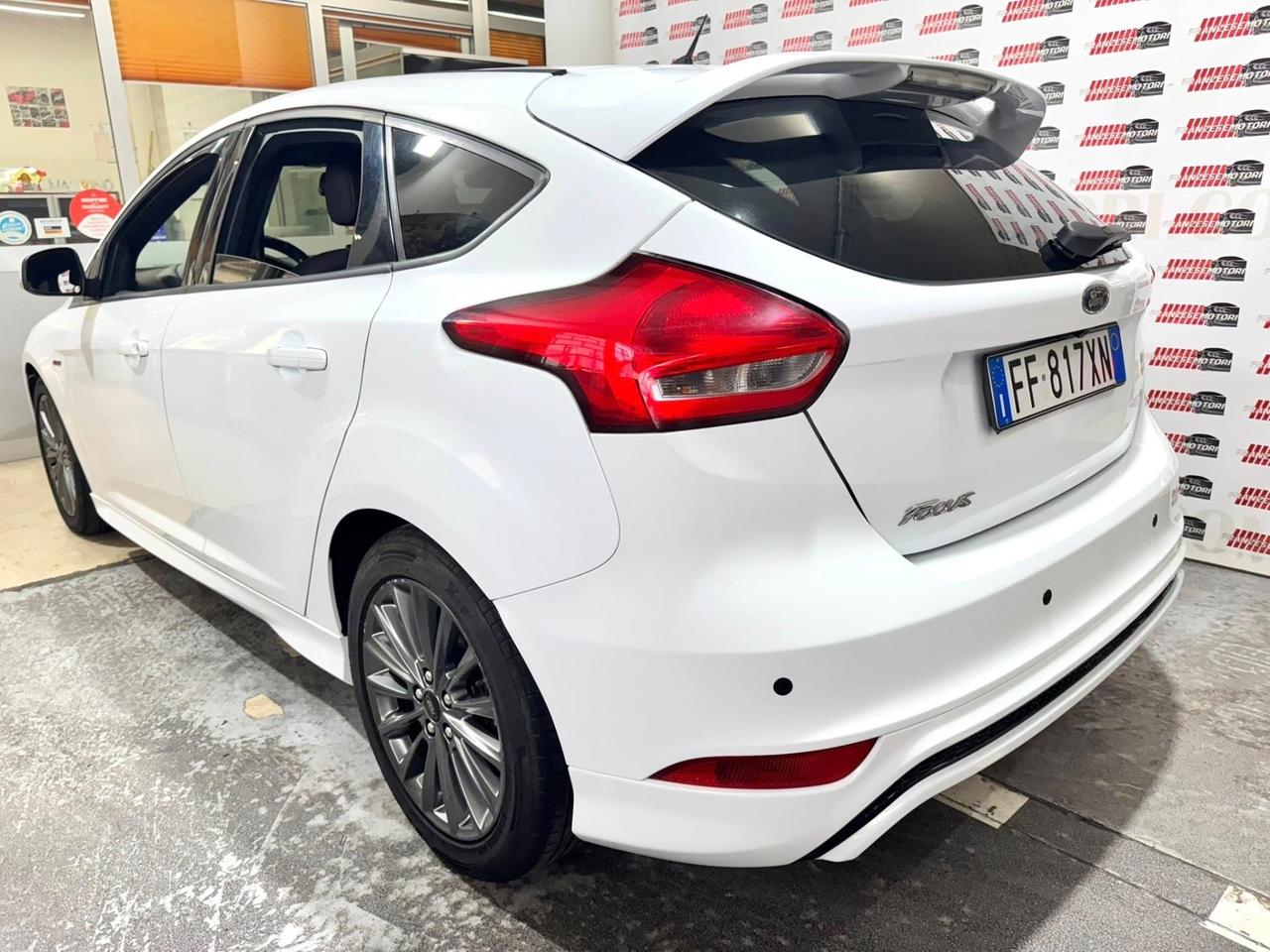 Ford Focus 1.5 TDCi 120 CV Start&Stop ST Line Business