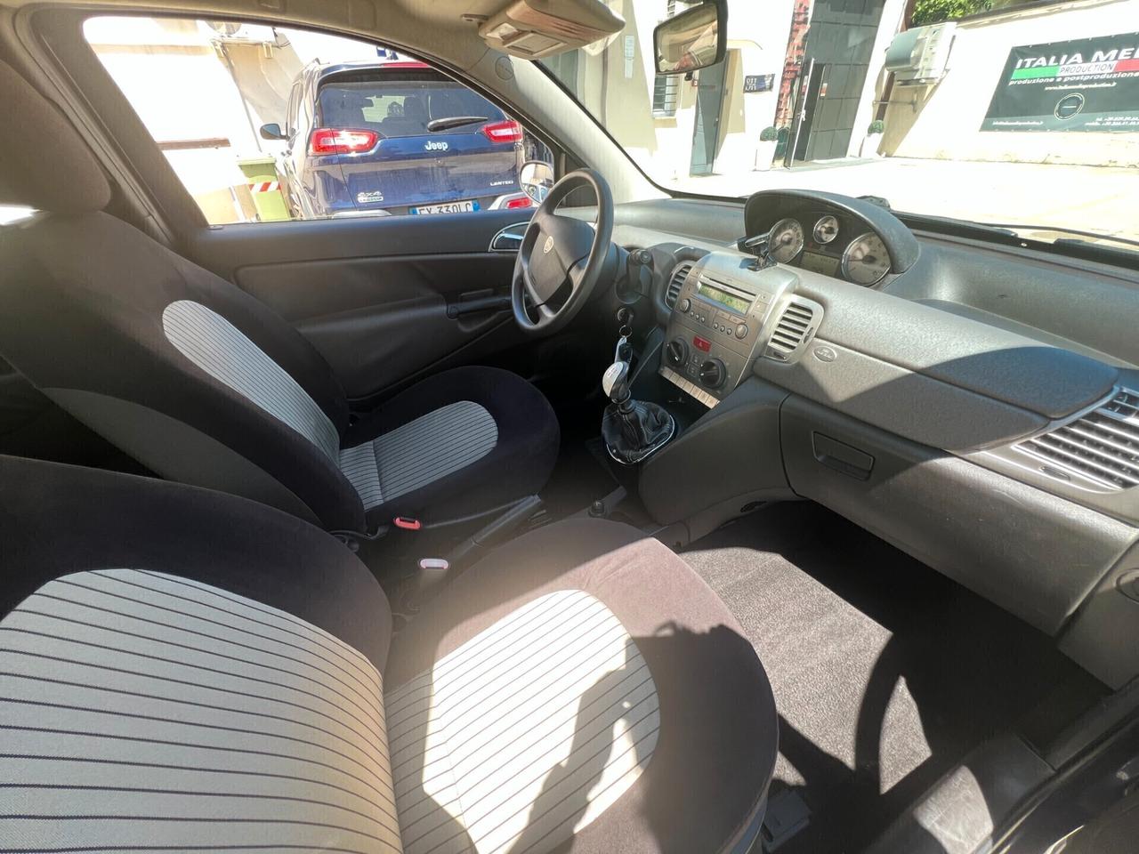 Lancia Ypsilon 1.2 Modamilano