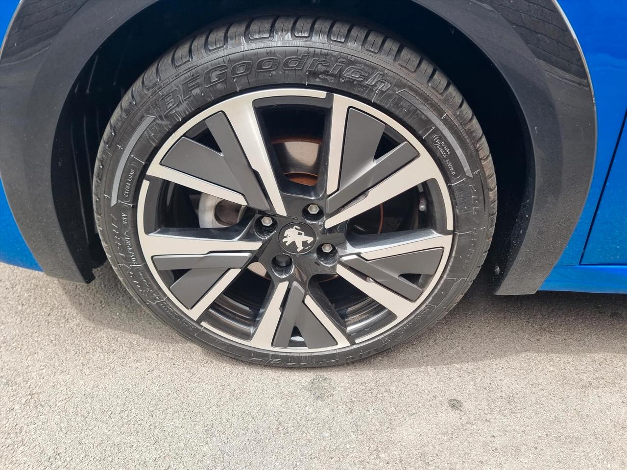 Peugeot 208 PureTech 100 Stop&Start EAT8 5 porte GT Line