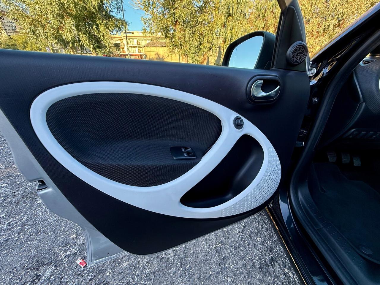 SMART FORFOUR 70 1.0 PASSION