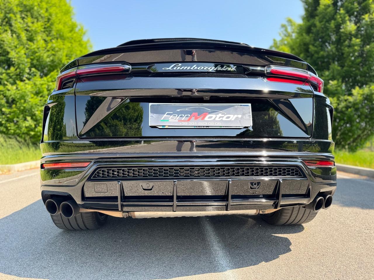 Lamborghini Urus 4.0 V8 650cv Total Black Permute