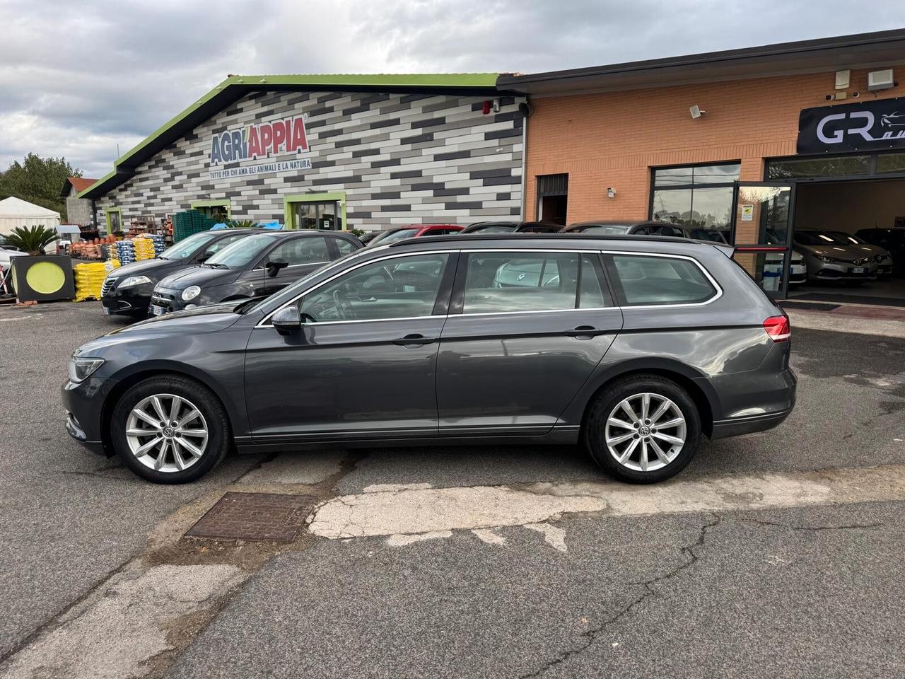 Volkswagen Passat VARIANT 1.6 TDI SCR DSG COMFORTLINE BMT 2017