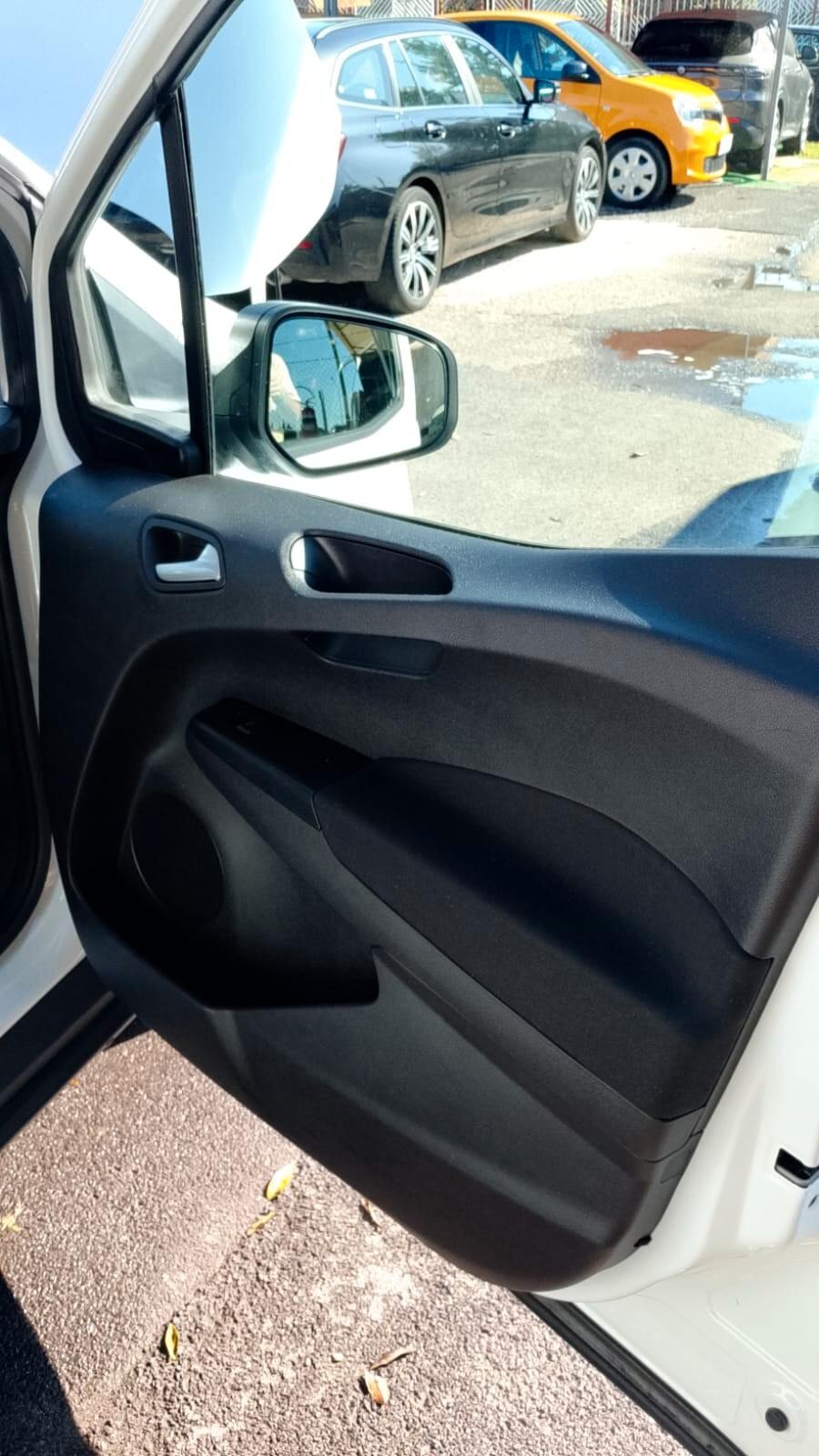 Ford Transit Courier 1.5 TDCi 75CV Van Entry