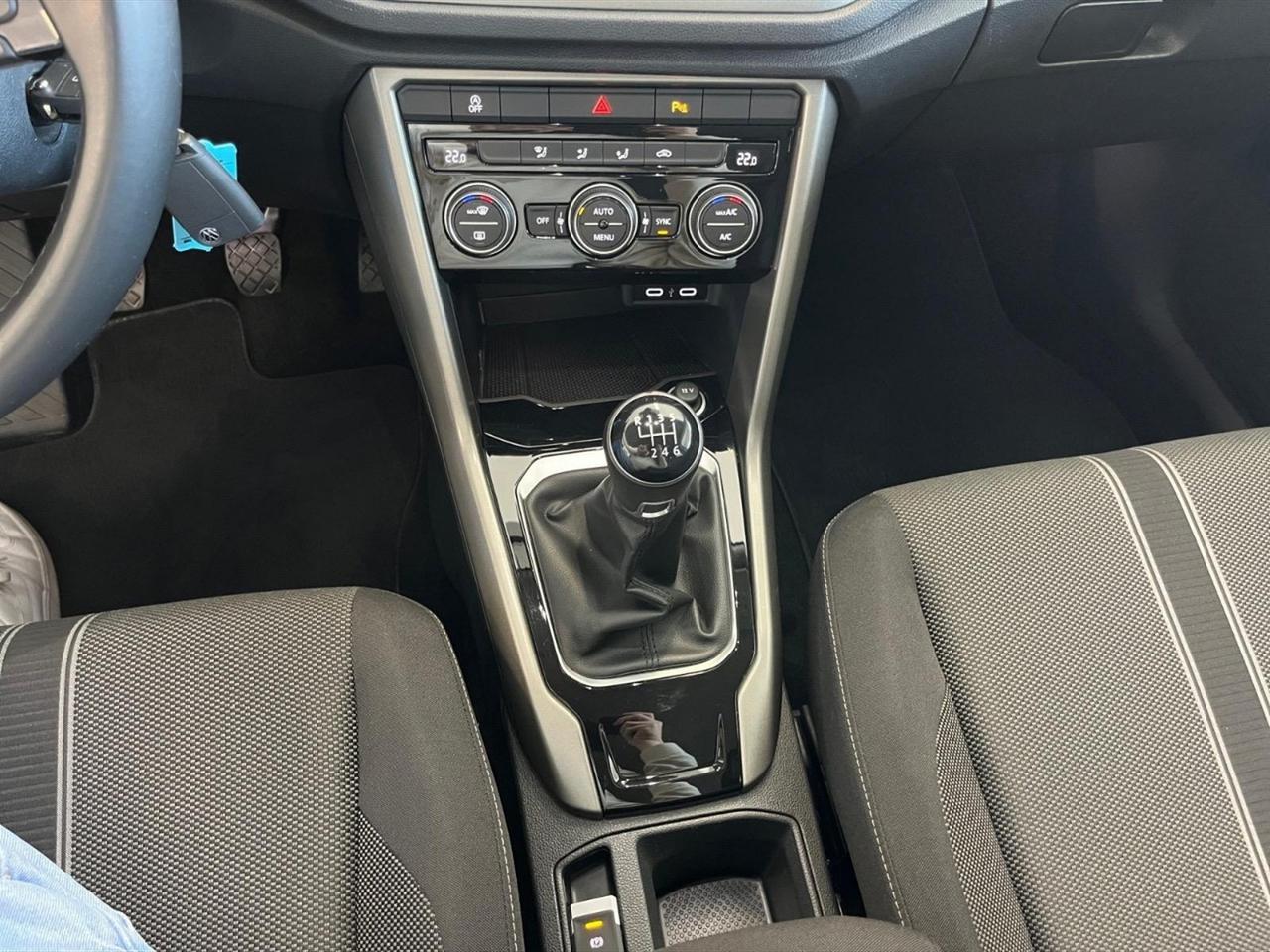 Volkswagen T-Roc 1.0 tsi style 110cv