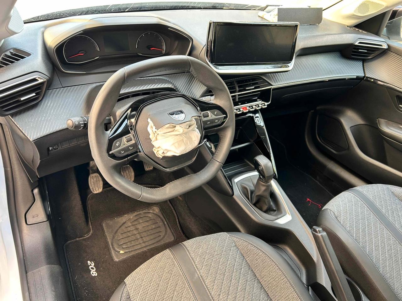Peugeot 208 1.2 Benzina 75CV - 2024 Incidentata