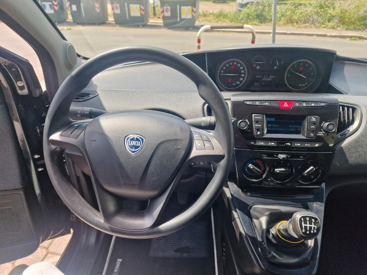 Lancia Ypsilon 1.0 FireFly 5 porte S&S Hybrid Ecochic Silver