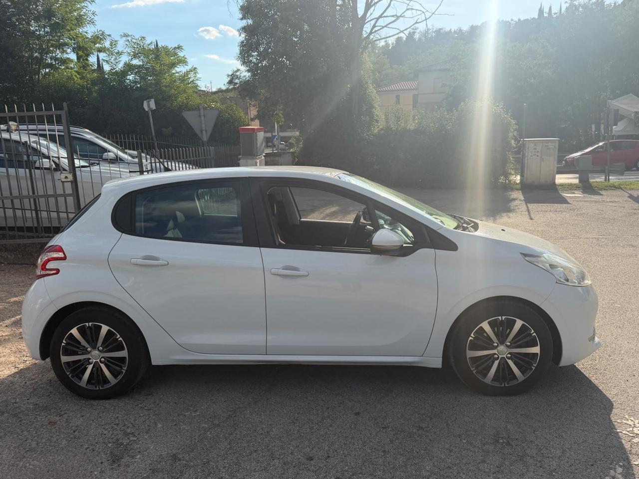 Peugeot 208 1.4 HDi 68 CV 5 porte Access