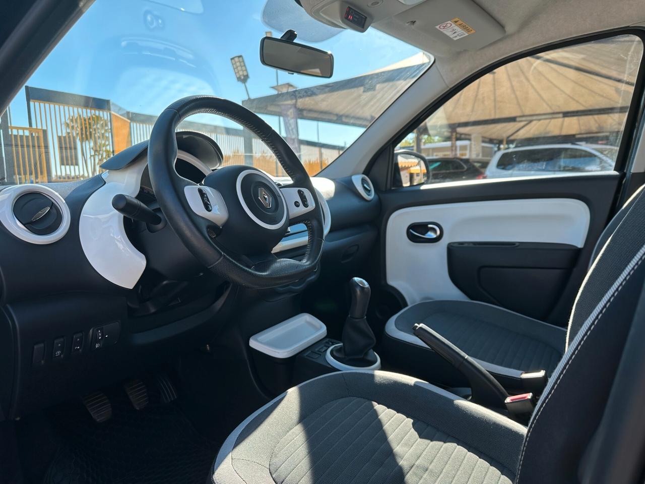 RENAULT Twingo SCe Lovely