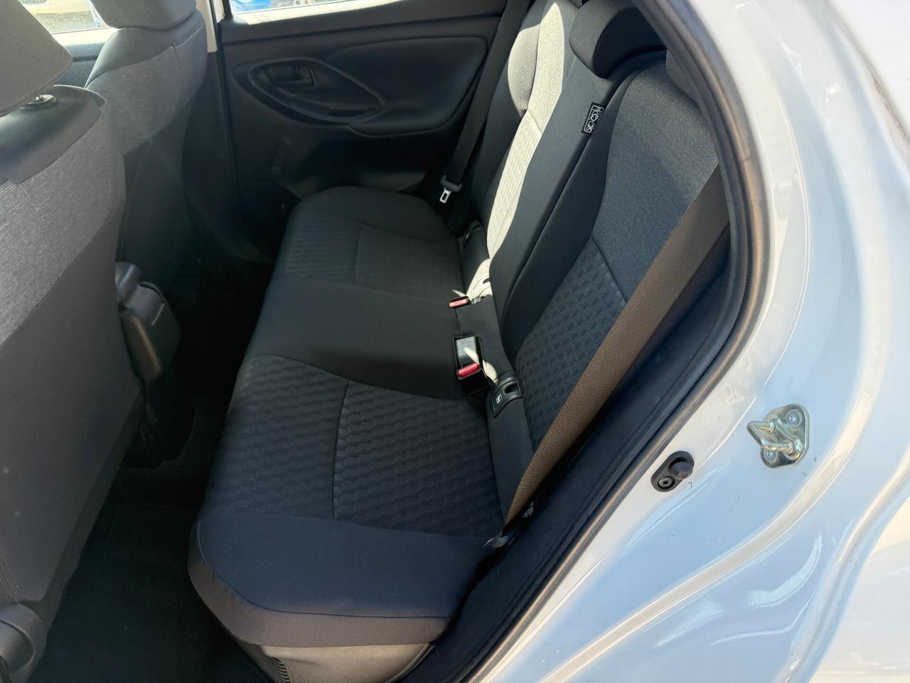 Toyota Yaris 1.5 92cv Hybrid Business N1