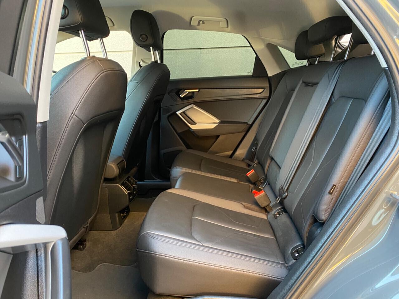 Audi Q3 Sport back 2.0 Diesel