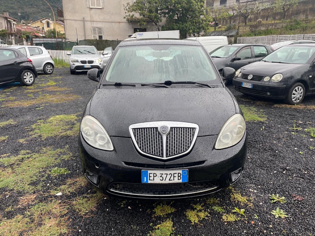 Lancia Ypsilon 1.3 MJT 75 CV Unyca