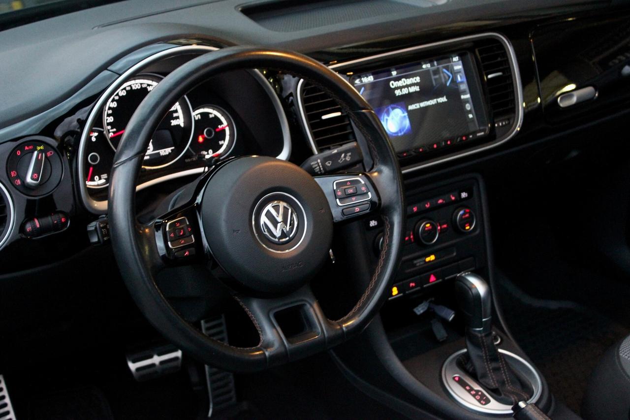 Volkswagen Maggiolino Cabrio 2.0 TDI DSG SENSORI SEDILI RISCALDATI