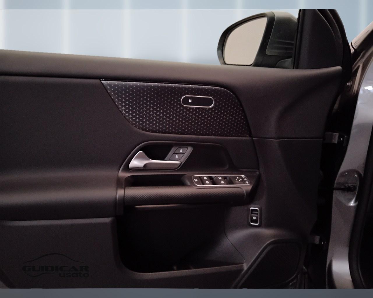 Mercedes-Benz GLA-H247 2023 - GLA 180 d Advanced auto