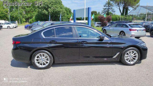 BMW 530 Serie 5 2020 Berlina LCI 530e Business auto - GF32