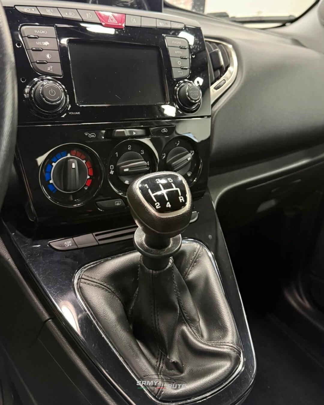 Lancia Ypsilon 1.2 69 CV 5 porte