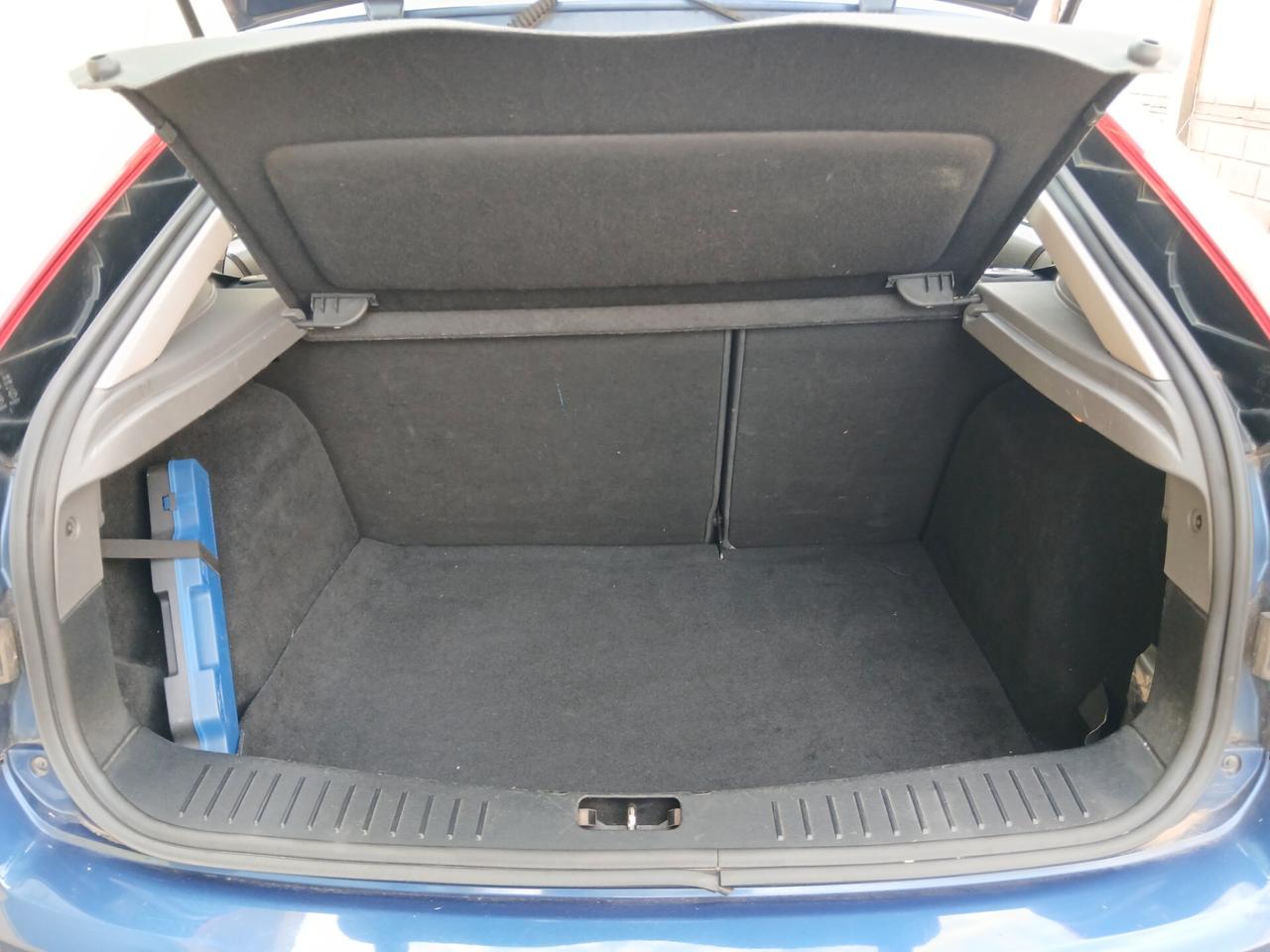 Ford Focus 1.6 TITANIUM ok neopatentati