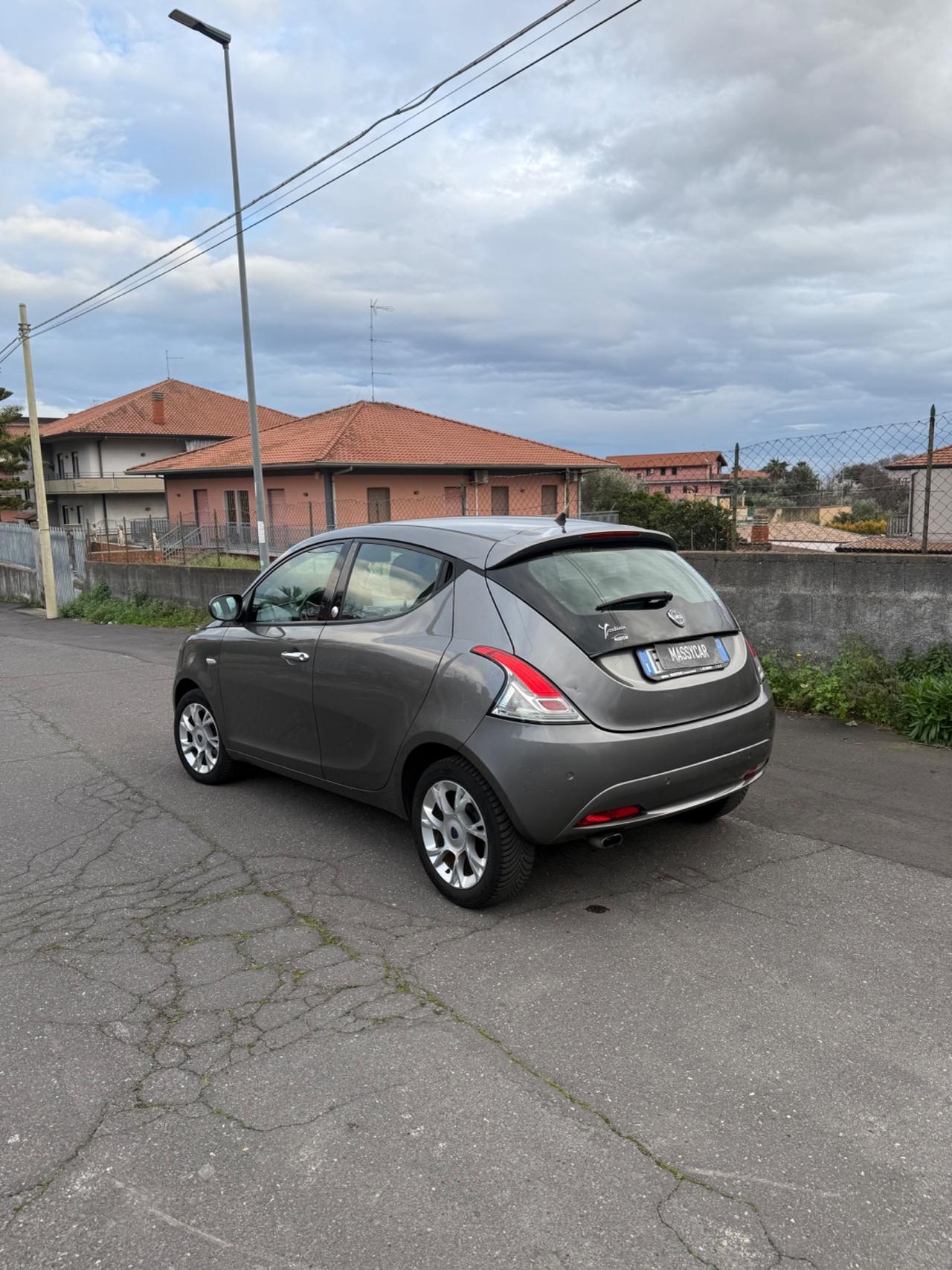 Lancia Ypsilon 1.2 69 CV 5 porte GPL Ecochic Gold