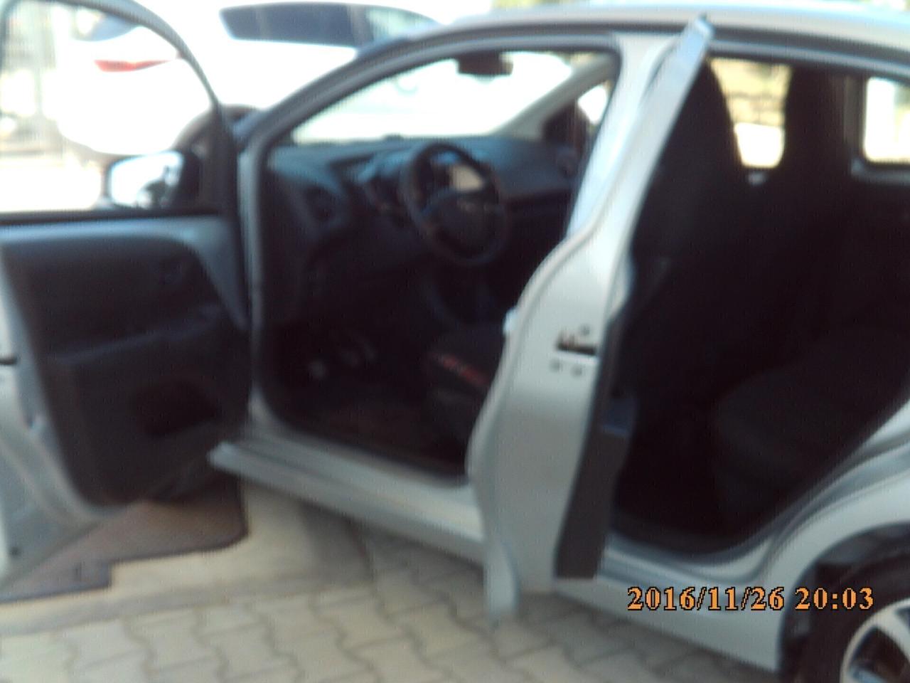 Citroen C1 VTi 72 ETG 5 porte Urban Ride