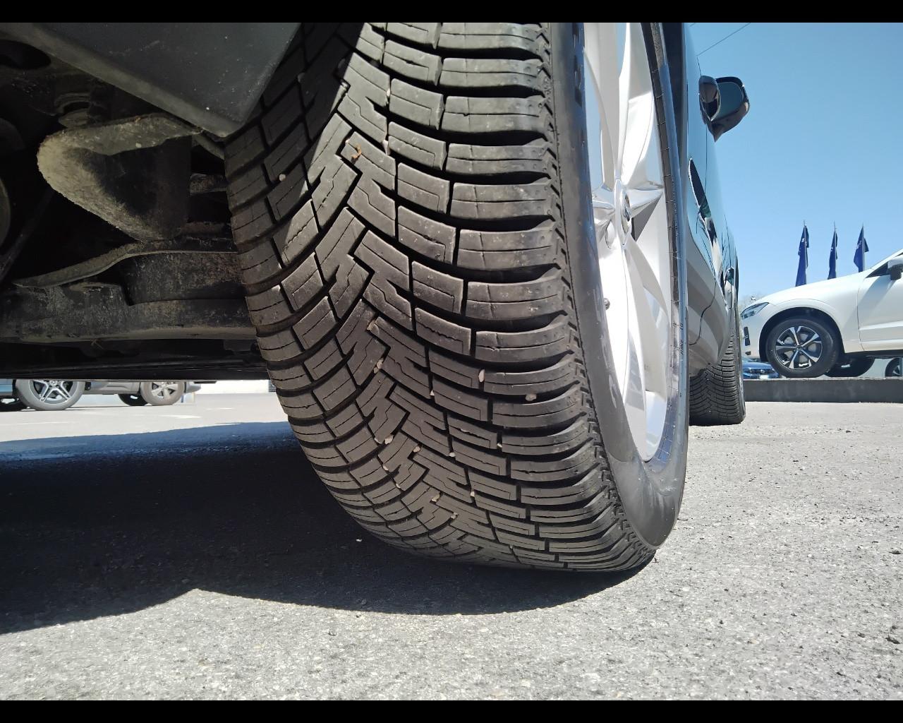 VOLVO XC40 2023 - XC40 2.0 b3 Core auto