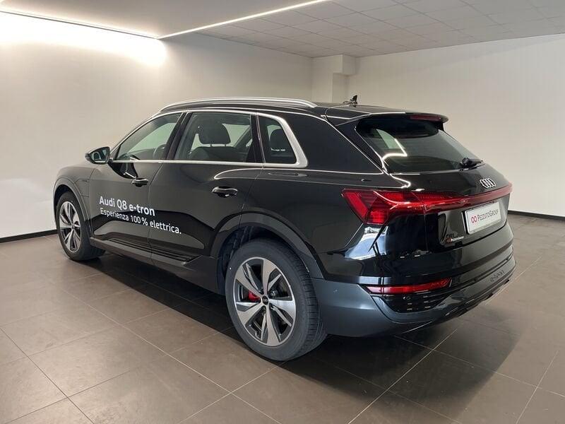 Audi Q8 e-tron Q8 Audi Q8 55 e-tron quattro 300,00 kW