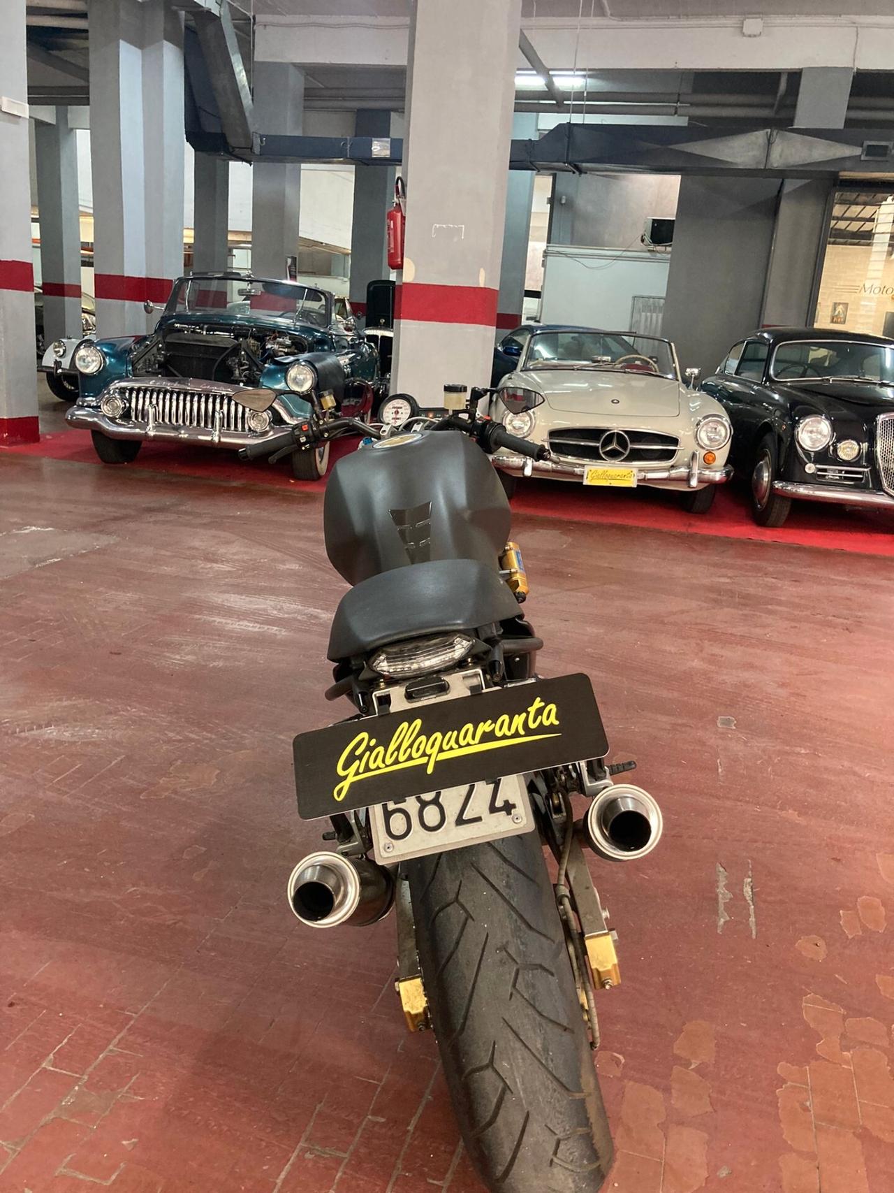 Ducati Monster 900
