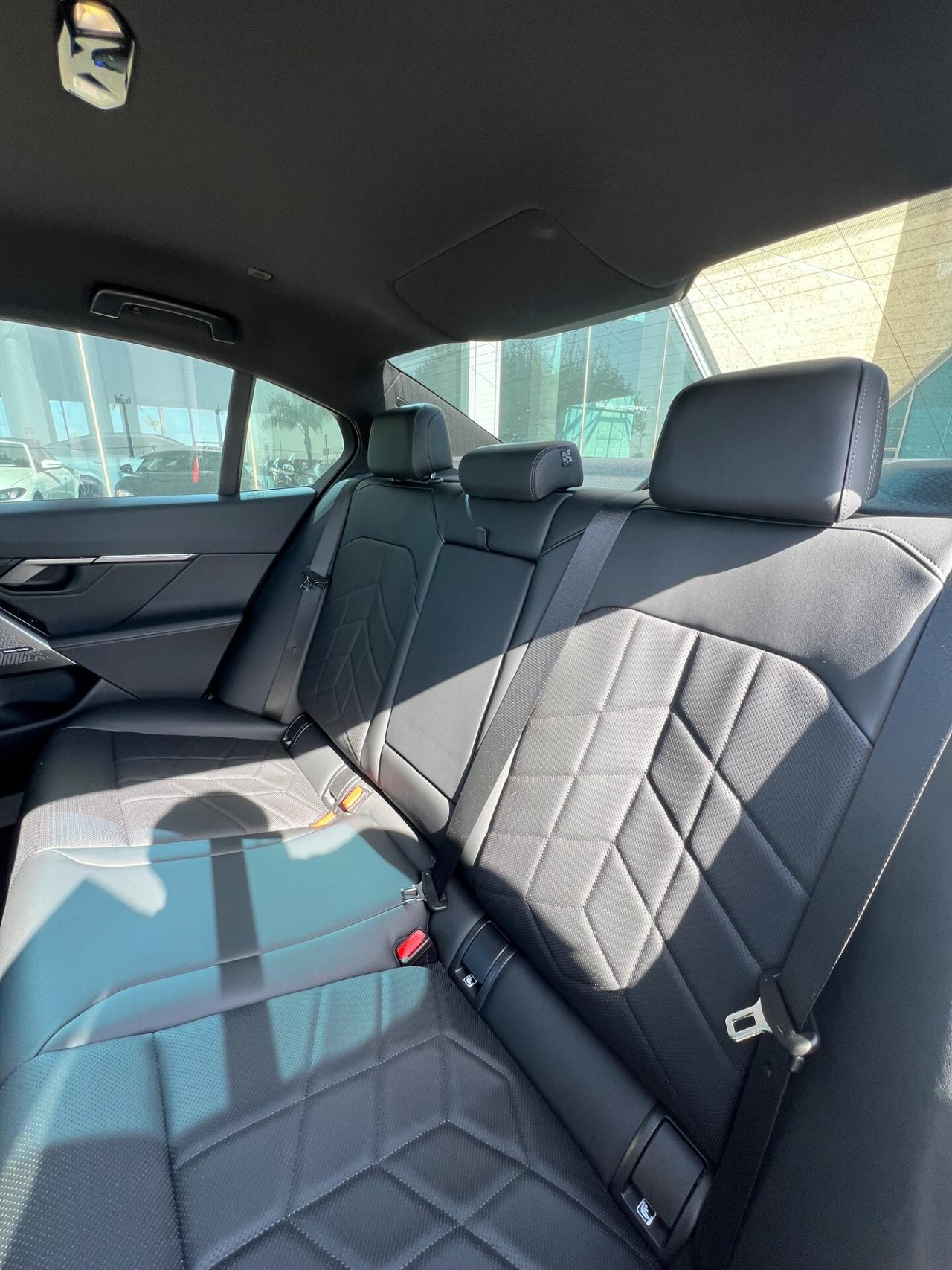 Bmw 520d 48V sDrive Msport possibilità noleggio no scoring