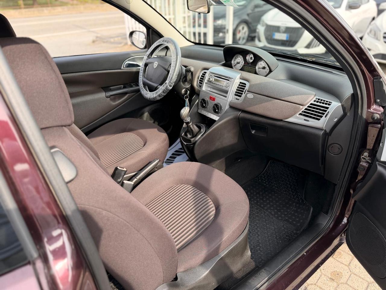 Lancia Ypsilon 1.2 Argento