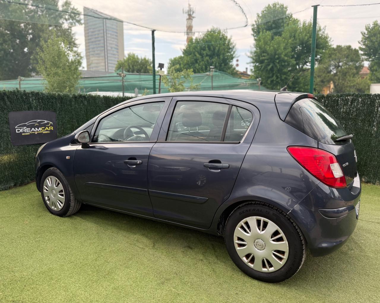 Opel CORSA 2007 1.2 BENZINA NEOPATENTATI 5 PORTE