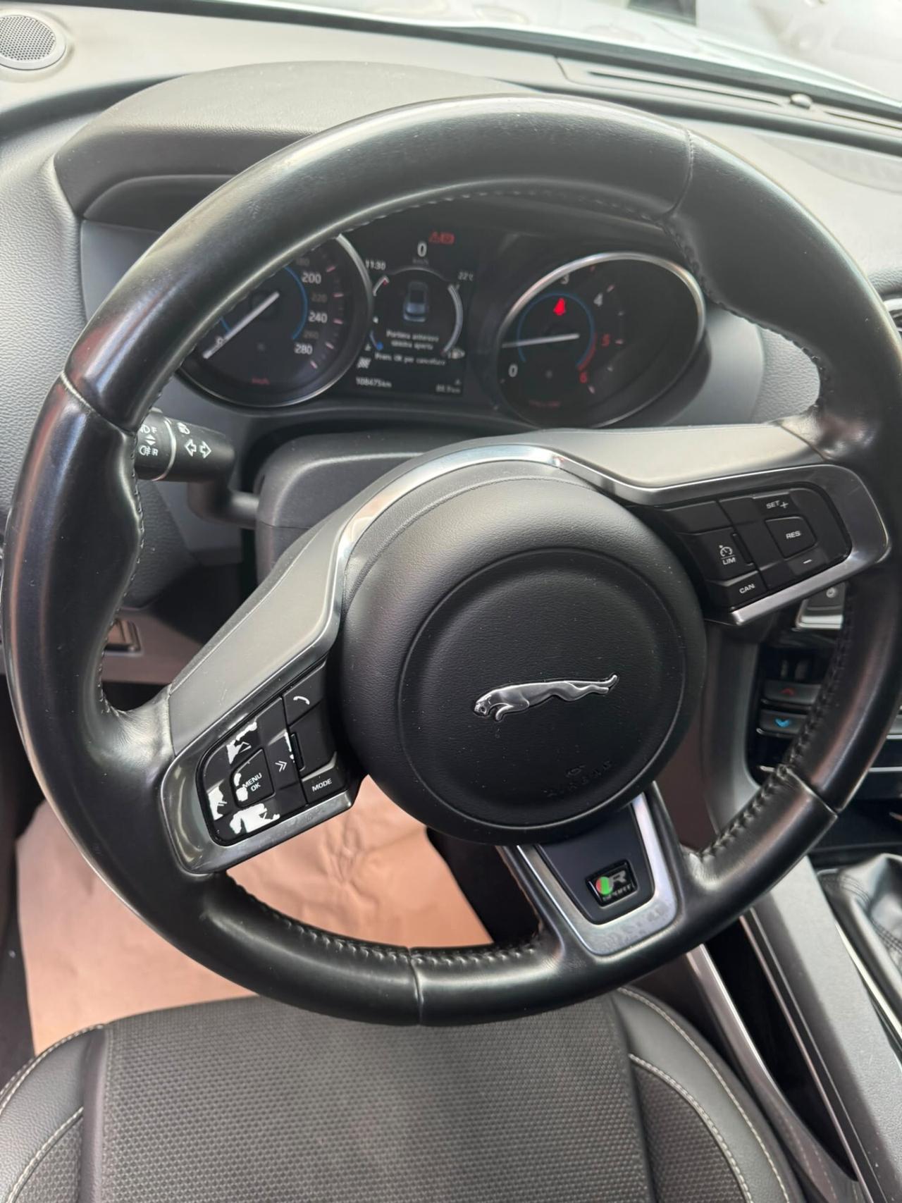 Jaguar F-Pace 2.0 D 180 CV AWD Portfolio