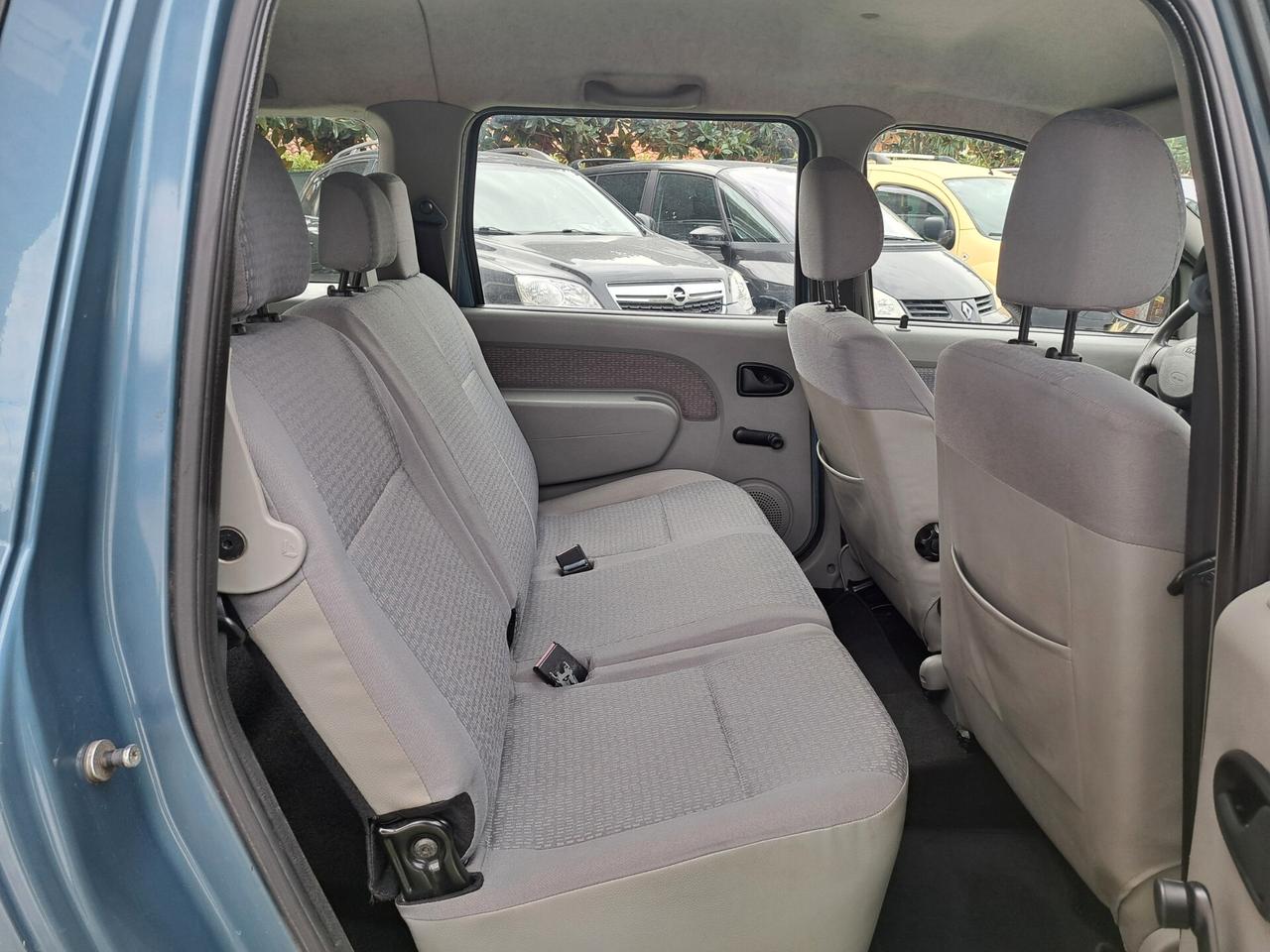 Dacia Logan MCV 1.6 BENZ /105 CV 16V 5 posti