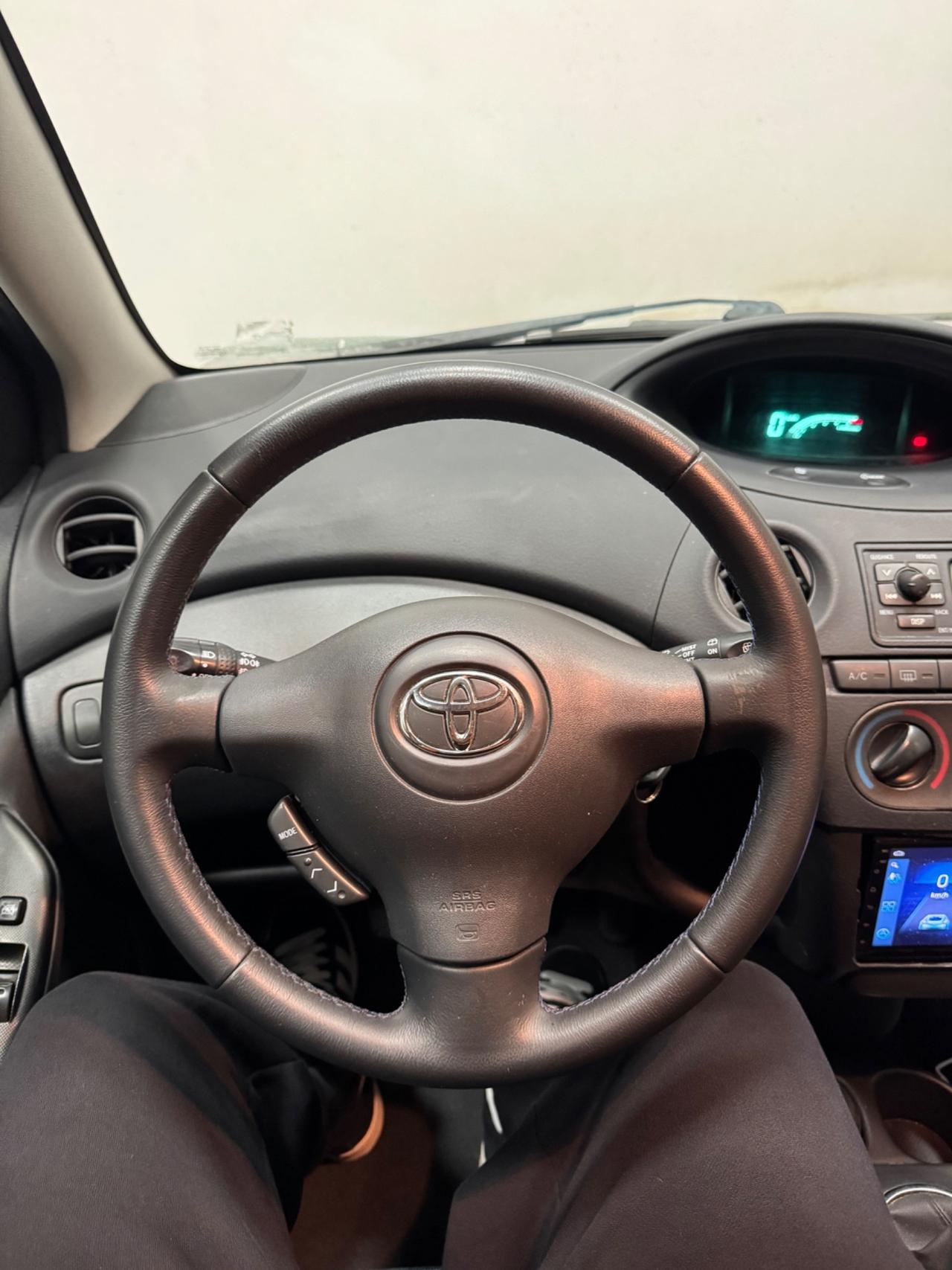 Toyota Yaris 1.0 5 porte Sol