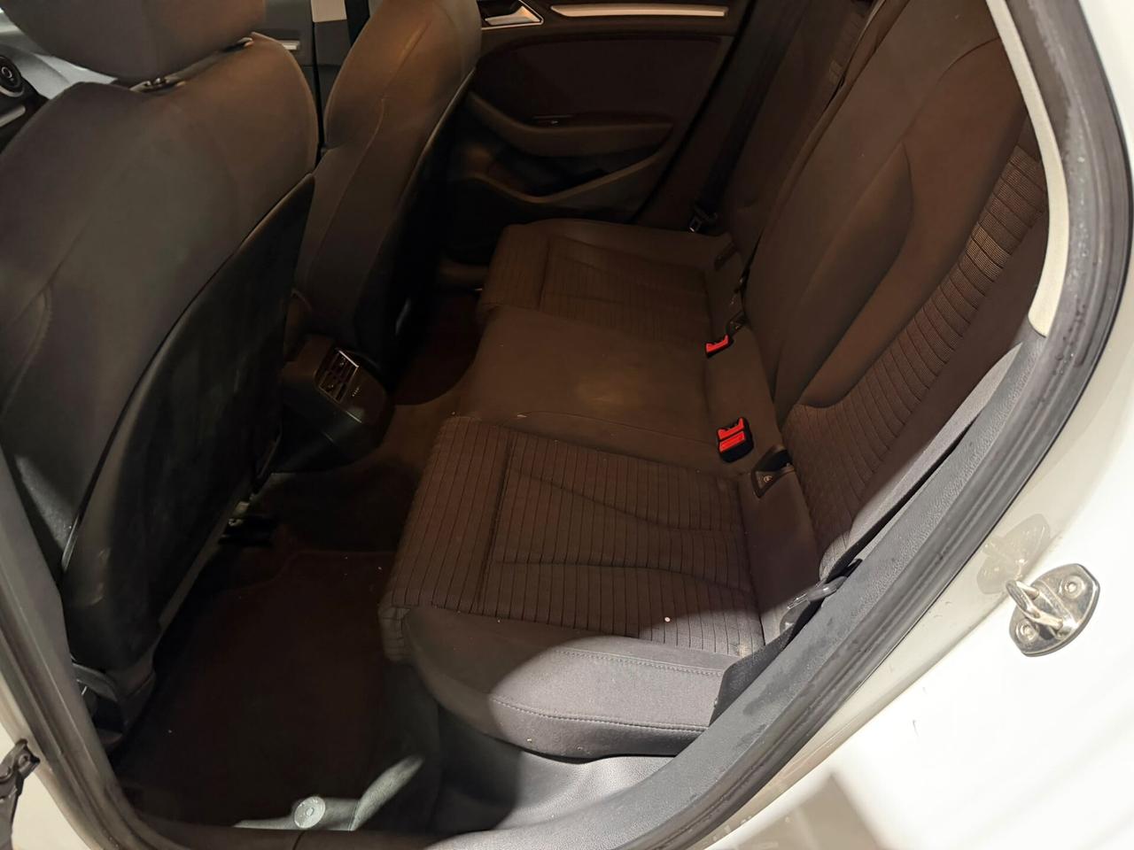 Audi A3 1.6 TDI clean diesel Ambition