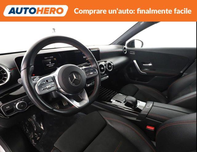 MERCEDES-BENZ A 200 Premium