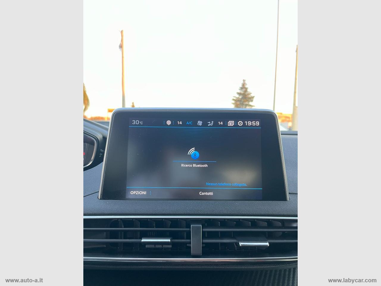 PEUGEOT 3008 BlueHDi 130 S&S EAT8 Allure