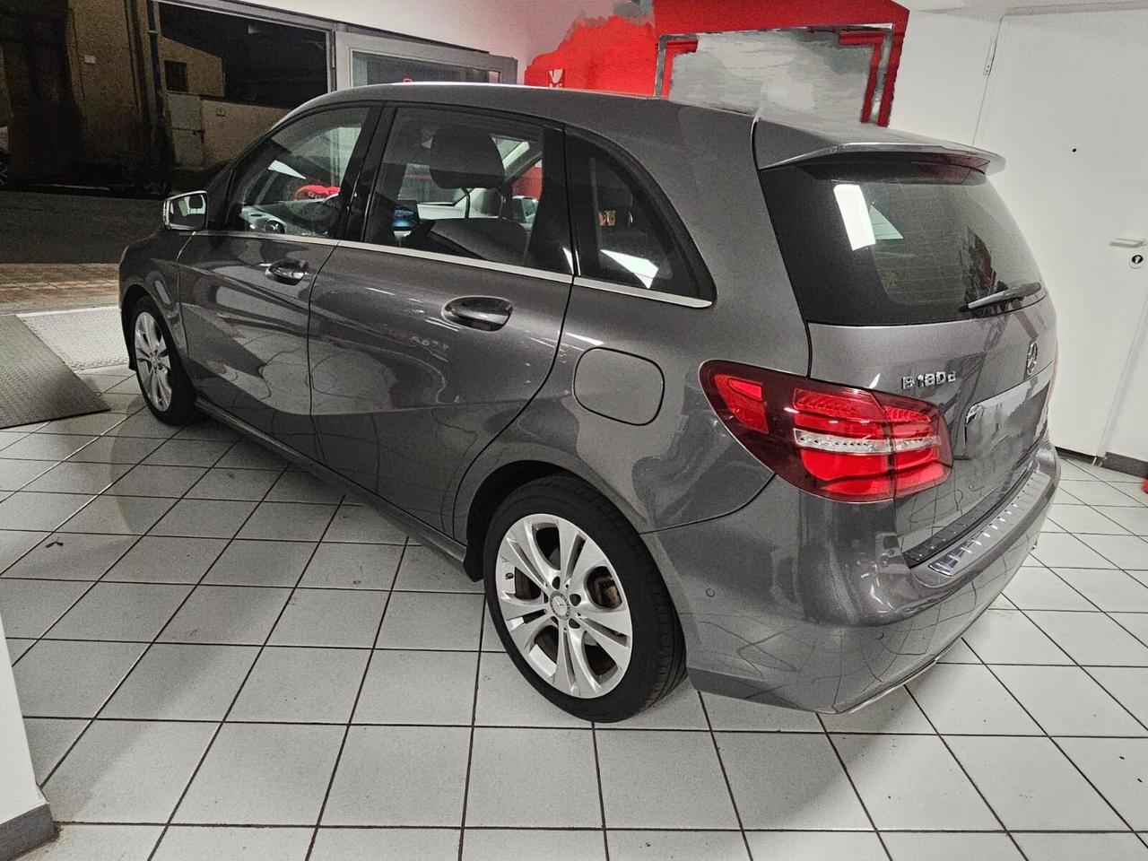 Mercedes-benz B 180 B 180 d Premium