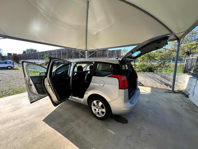 PEUGEOT 5008 1.6 HDi 115CV Business 7 POSTI FARI FENDINEBBIA