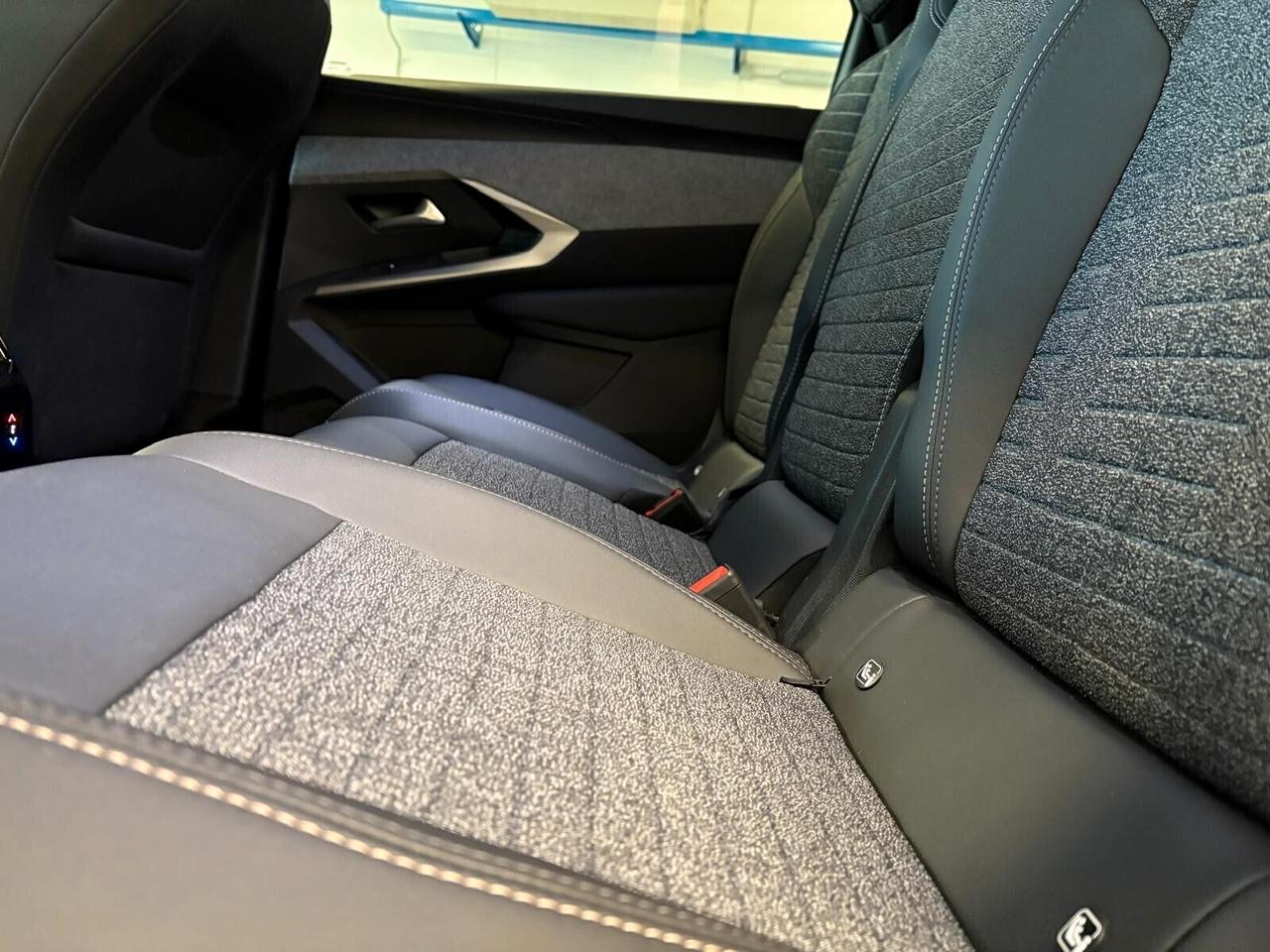 Peugeot 5008 ALLURE Hybrid 145 e-DCS6 7 posti SPOTICAR