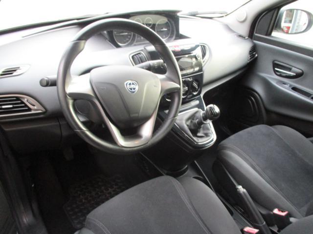 LANCIA Ypsilon 1.2 69 CV 5 porte Silver