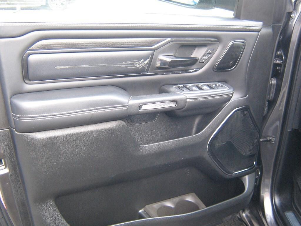 Dodge RAM 1500 LIMITED BLACK EDITION 5.7 V8