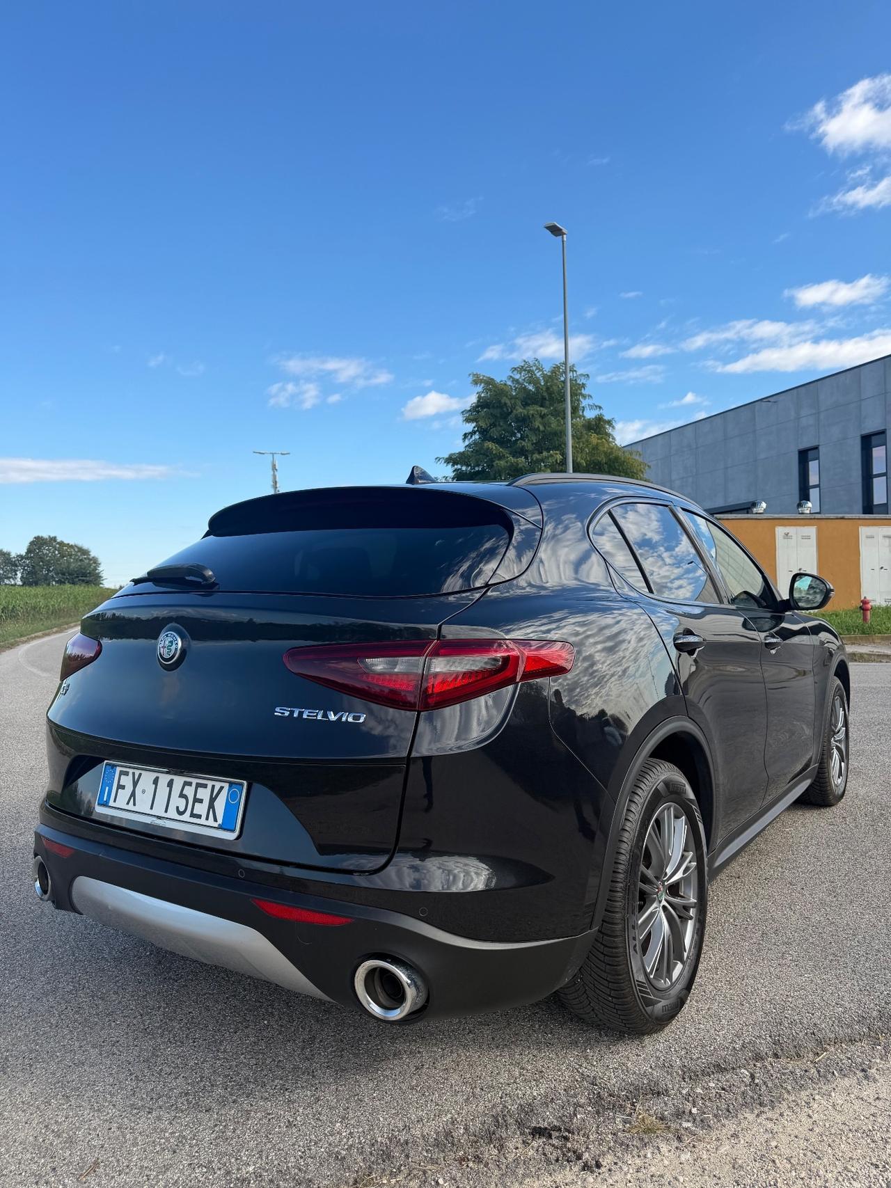 Alfa Romeo Stelvio .