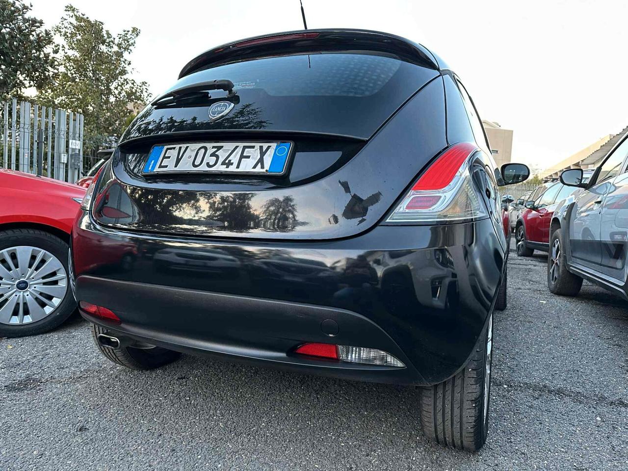 Lancia Ypsilon 1.2 69 CV 5 porte S&S Silver