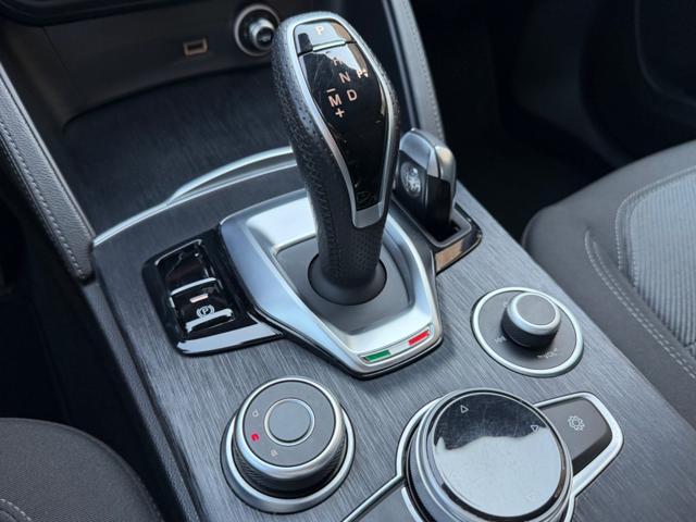ALFA ROMEO Stelvio 190CV Q4 19'' BLACK+RETROCAMERA+2PDC+PACKBLACK