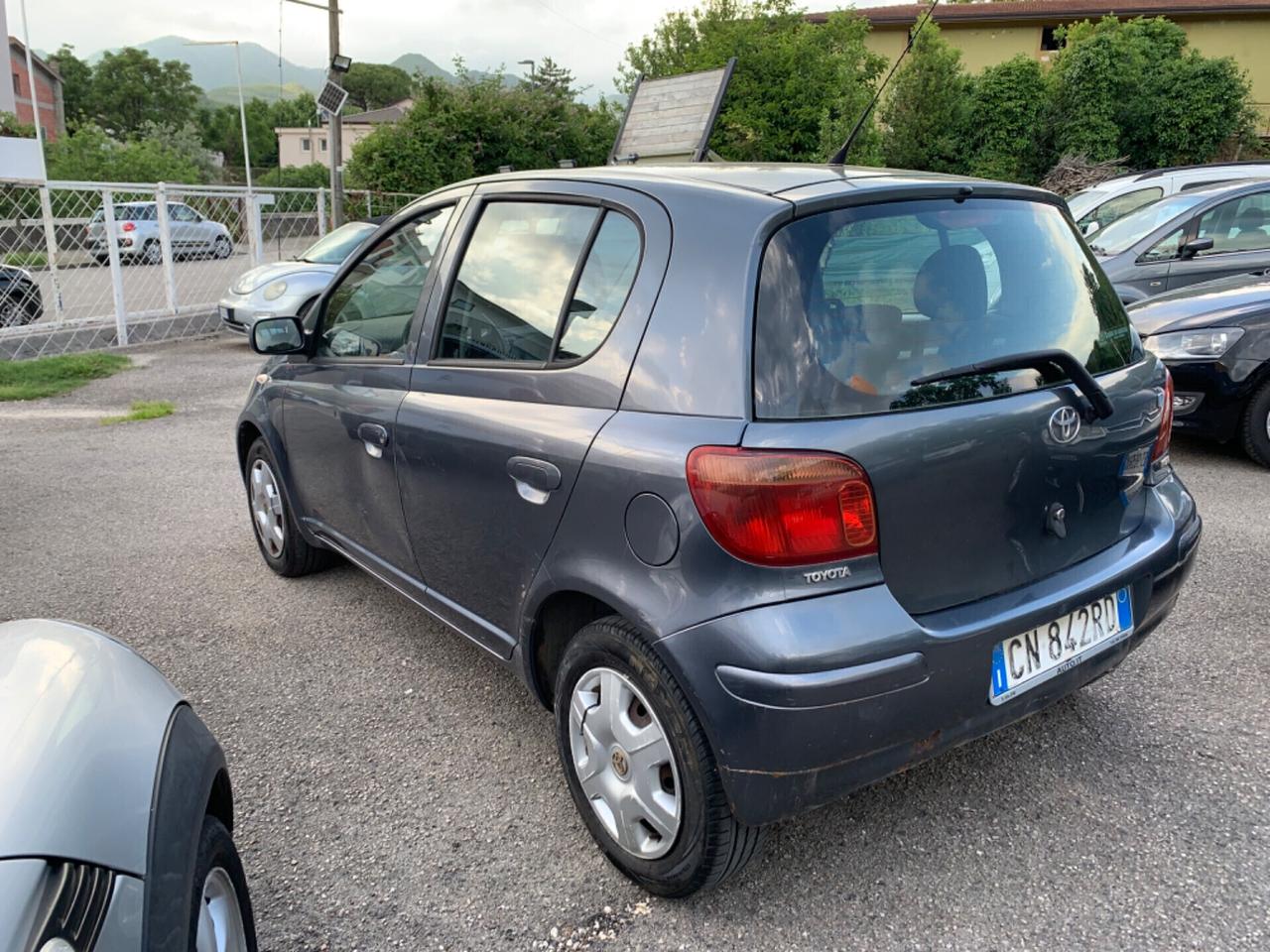 Toyota Yaris 1.0i 16V cat 5 porte