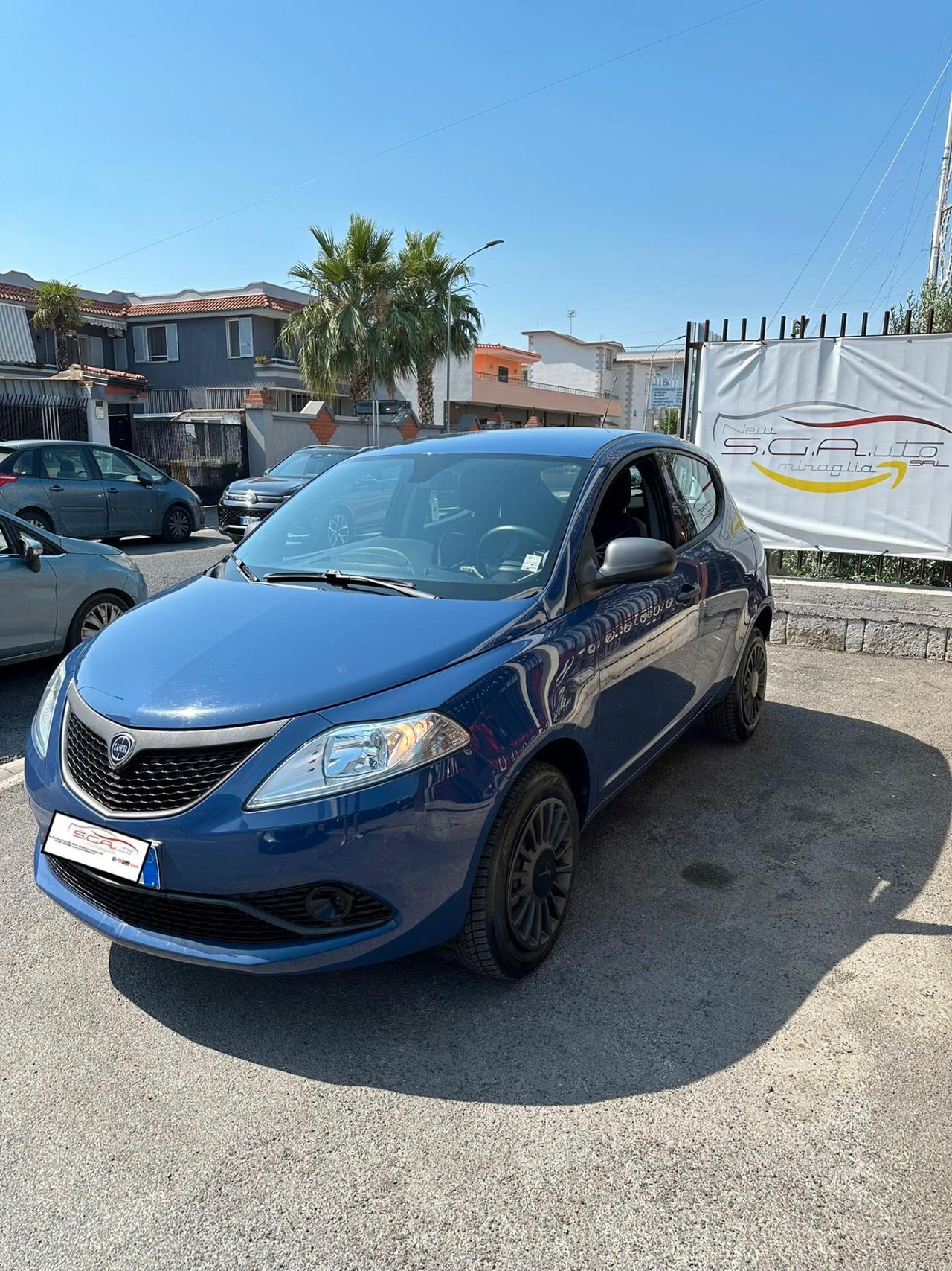 Lancia Ypsilon 0.9 TwinAir 85 CV 5 porte Metano Ecochic Elefantino